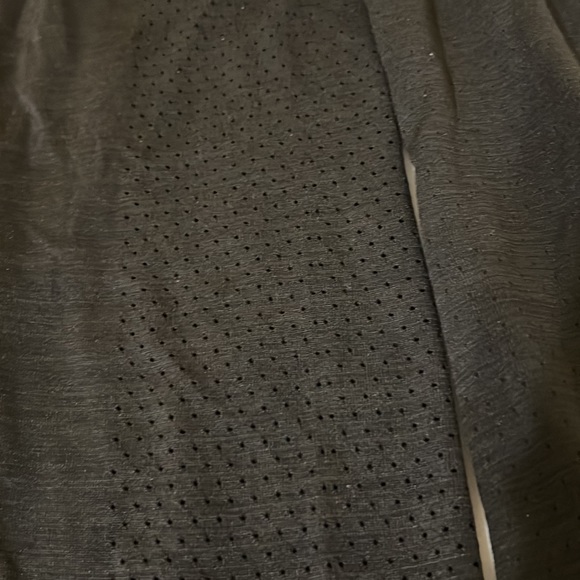 Lululemon metal vent long sleeve EUC - Picture 3 of 4